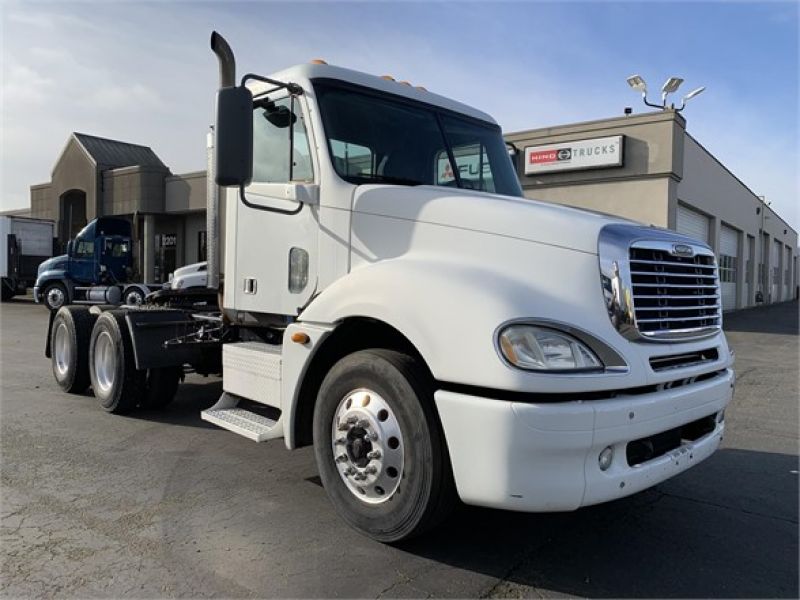 Thumbnail : 2005 FREIGHTLINER COLUMBIA 112 4089545529