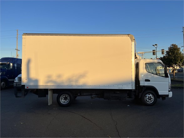 2010 MITSUBISHI FUSO FE84D 8009051952