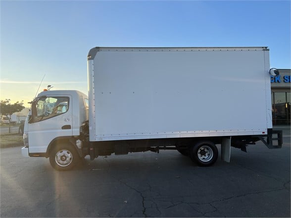 2010 MITSUBISHI FUSO FE84D 8009051959