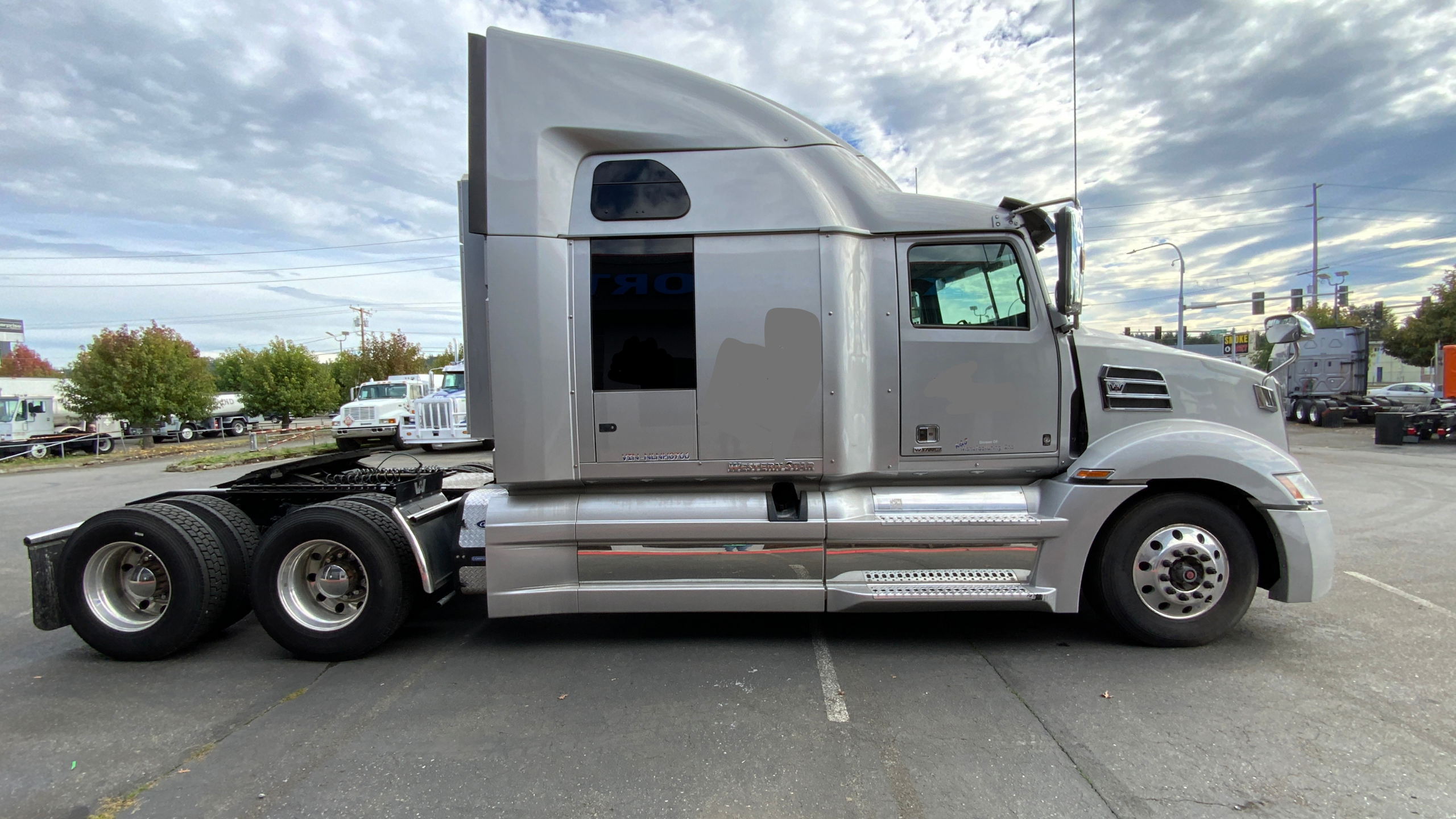 2022 WESTERN STAR 5700XE 4-1