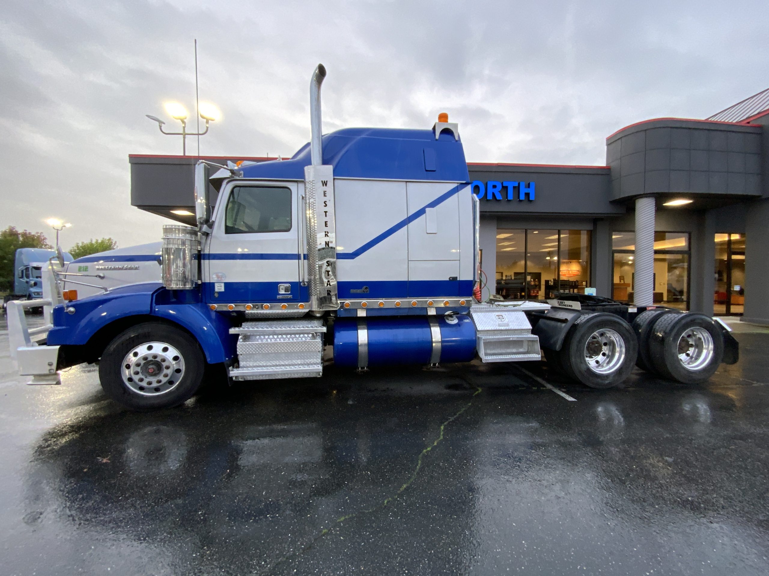 2020 WESTERN STAR 4900 IMG_3419-1-scaled