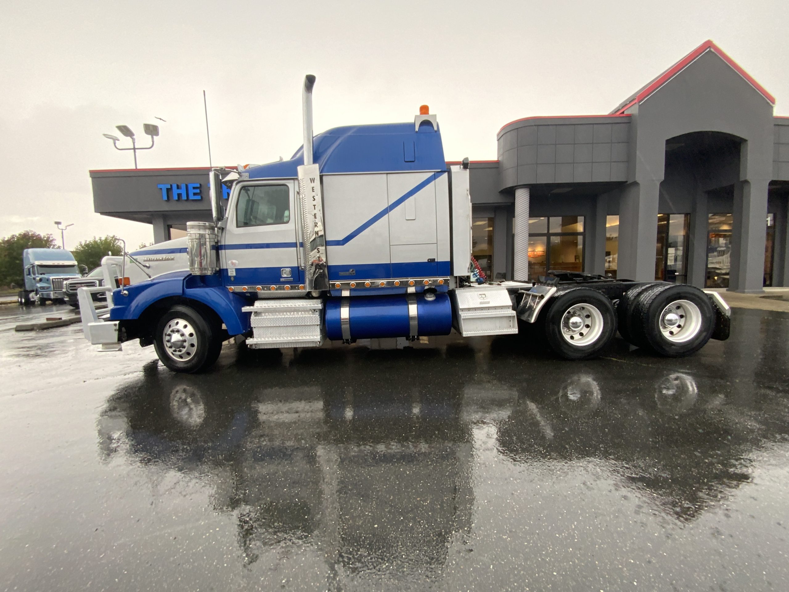 2020 WESTERN STAR 4900 IMG_3558-1-scaled