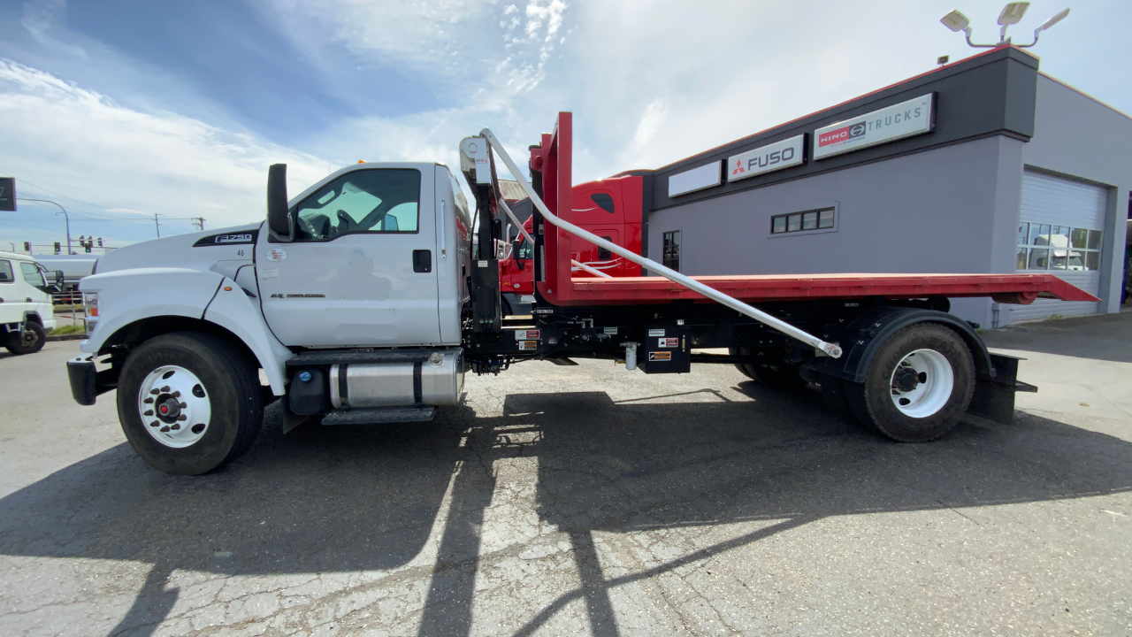 2022 FORD F750 7