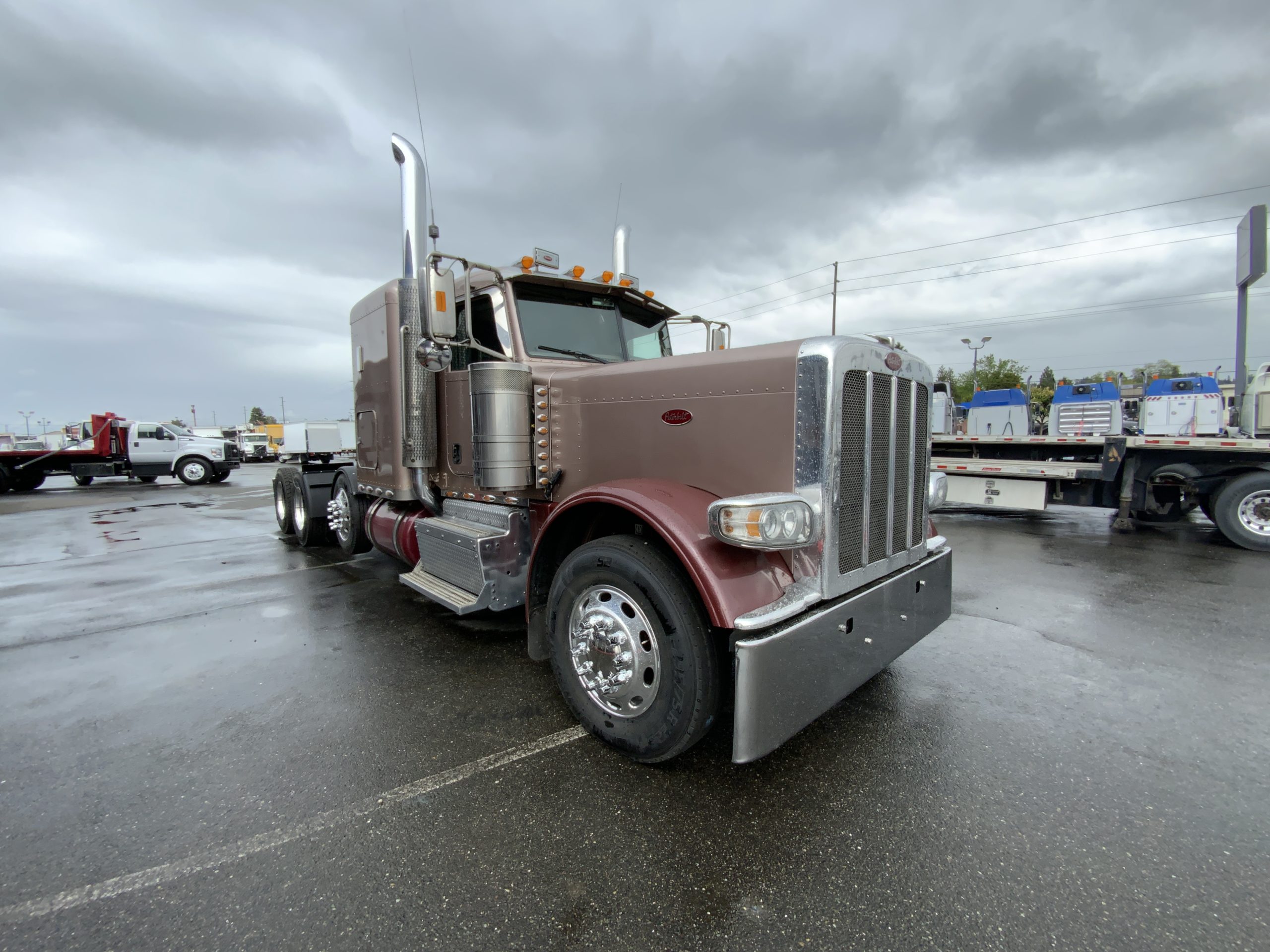 2014 PETERBILT 389 IMG_5390-scaled