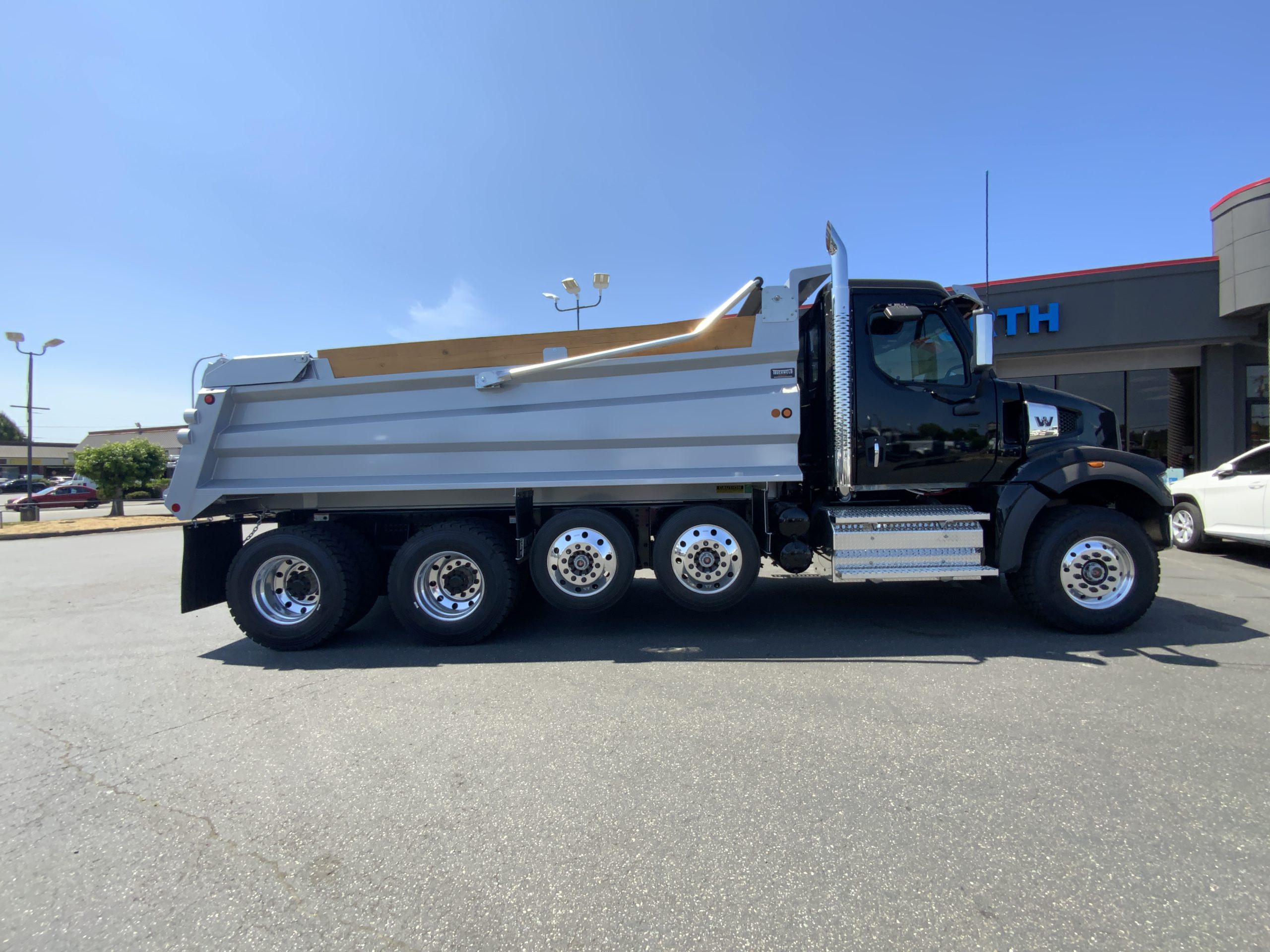 2025 WESTERN STAR 47X IMG_6094-scaled