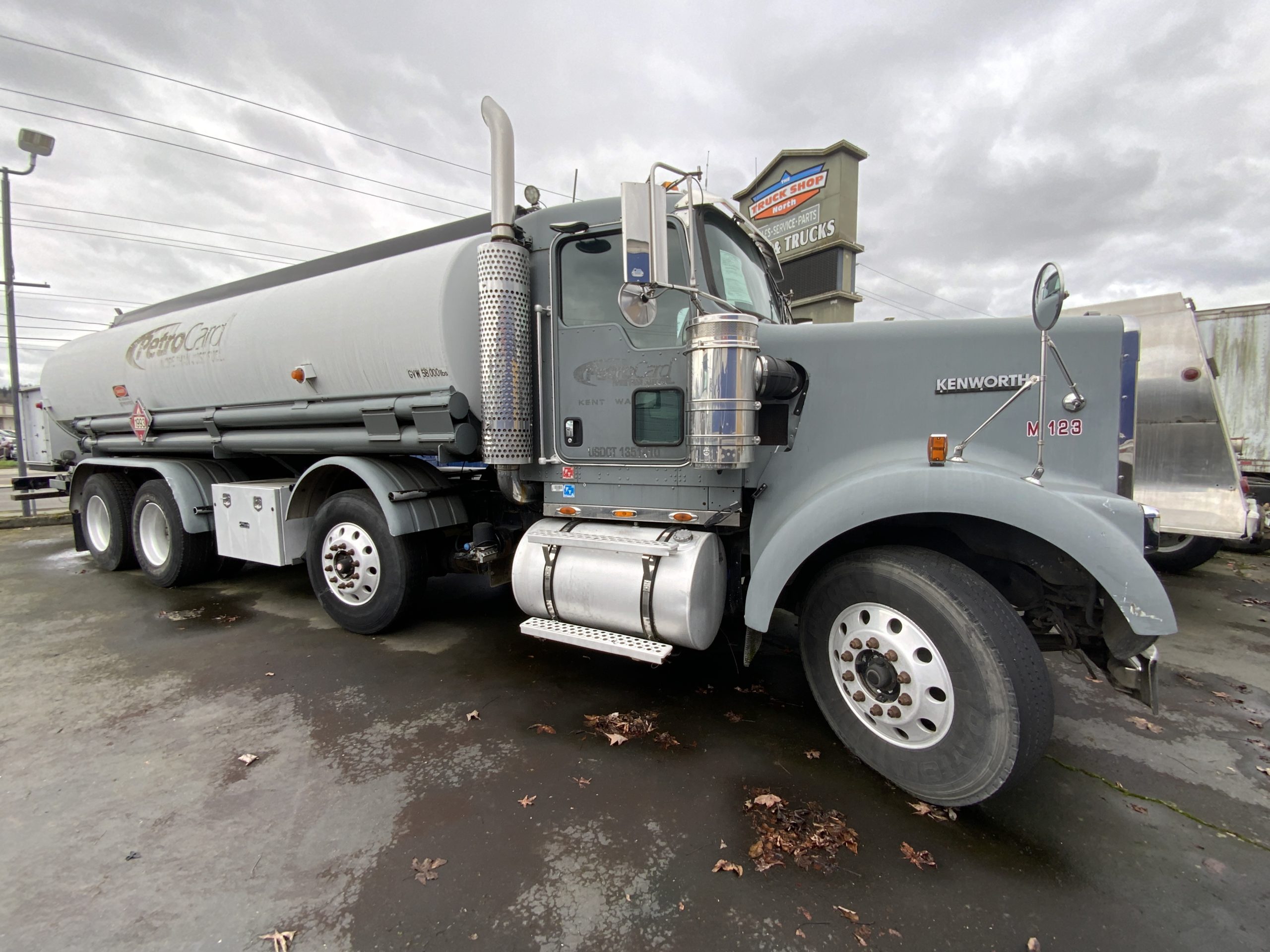 2006 KENWORTH W900 IMG_7735-scaled