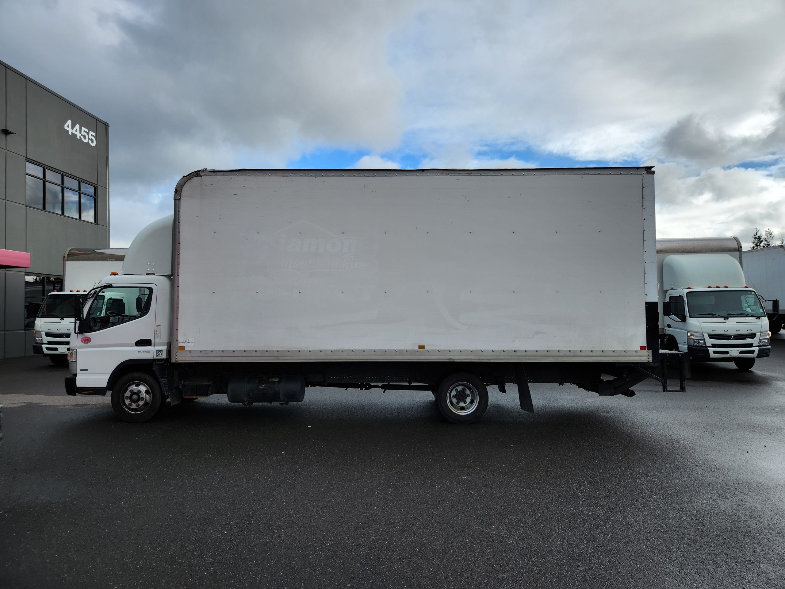 2017 MITSUBISHI FUSO FE180 20241028_112823-scaled