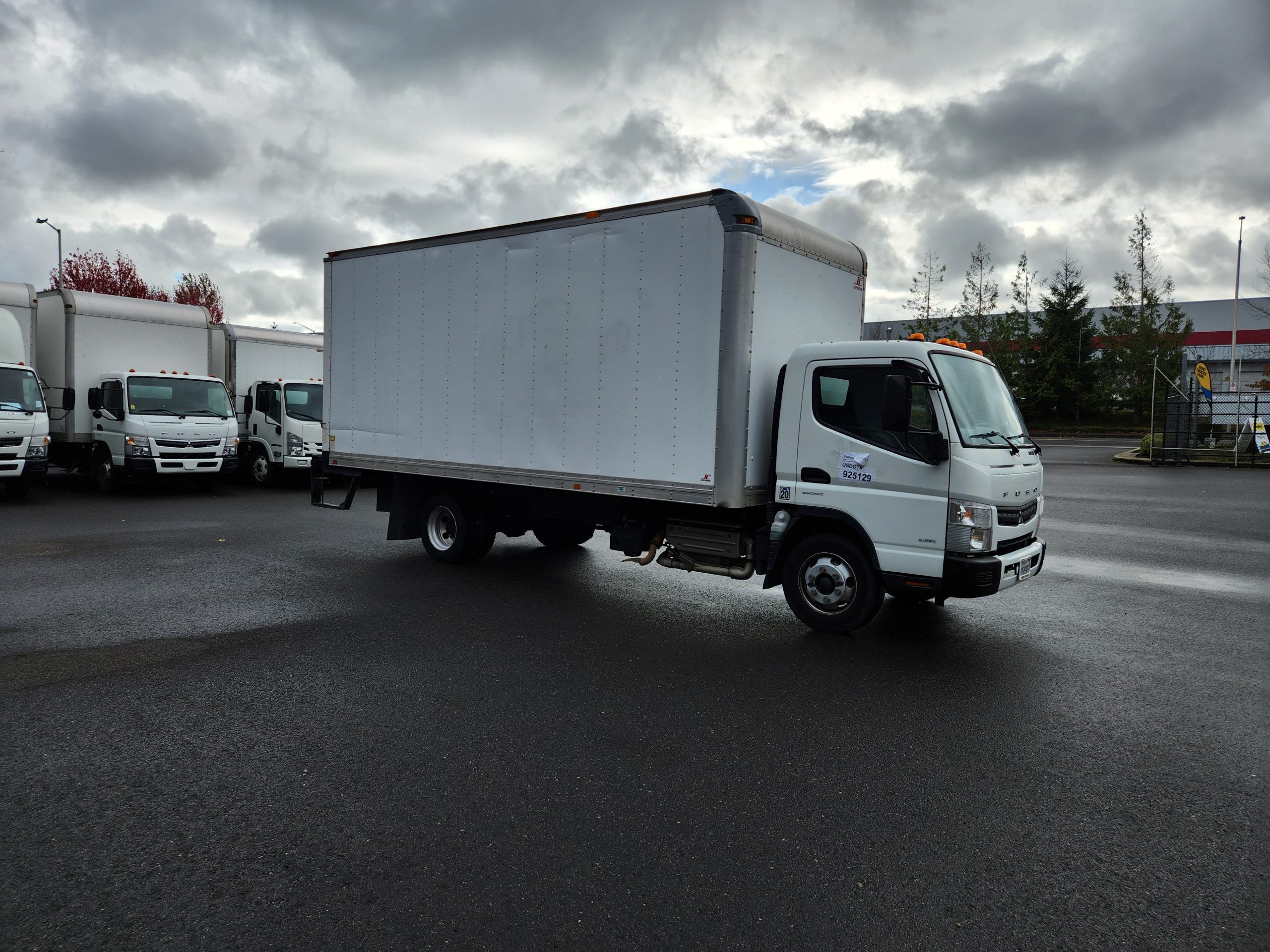 2017 MITSUBISHI FUSO FE180 20241028_113430-scaled