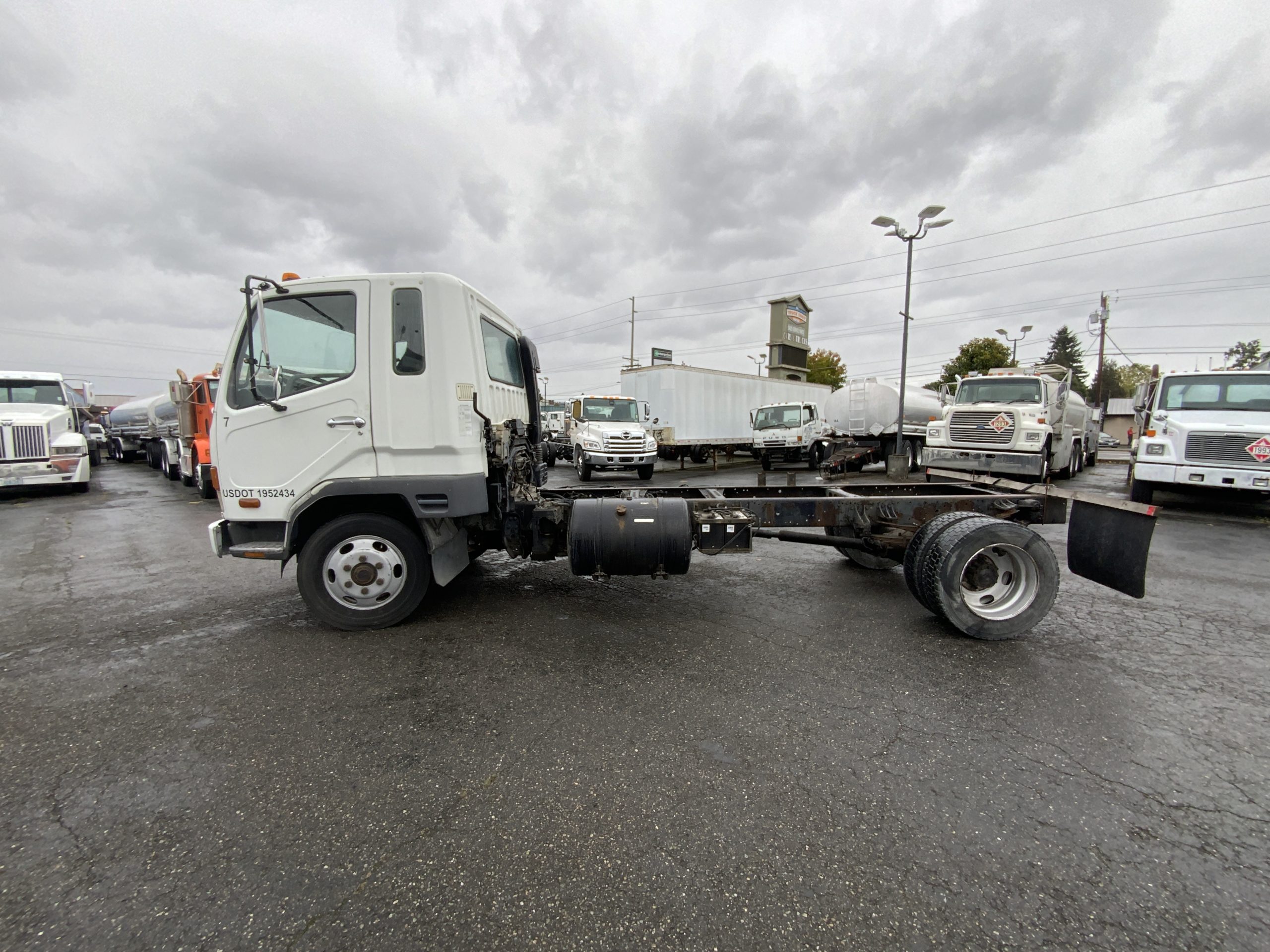 2006 MITSUBISHI FUSO FK200 IMG_6382-scaled