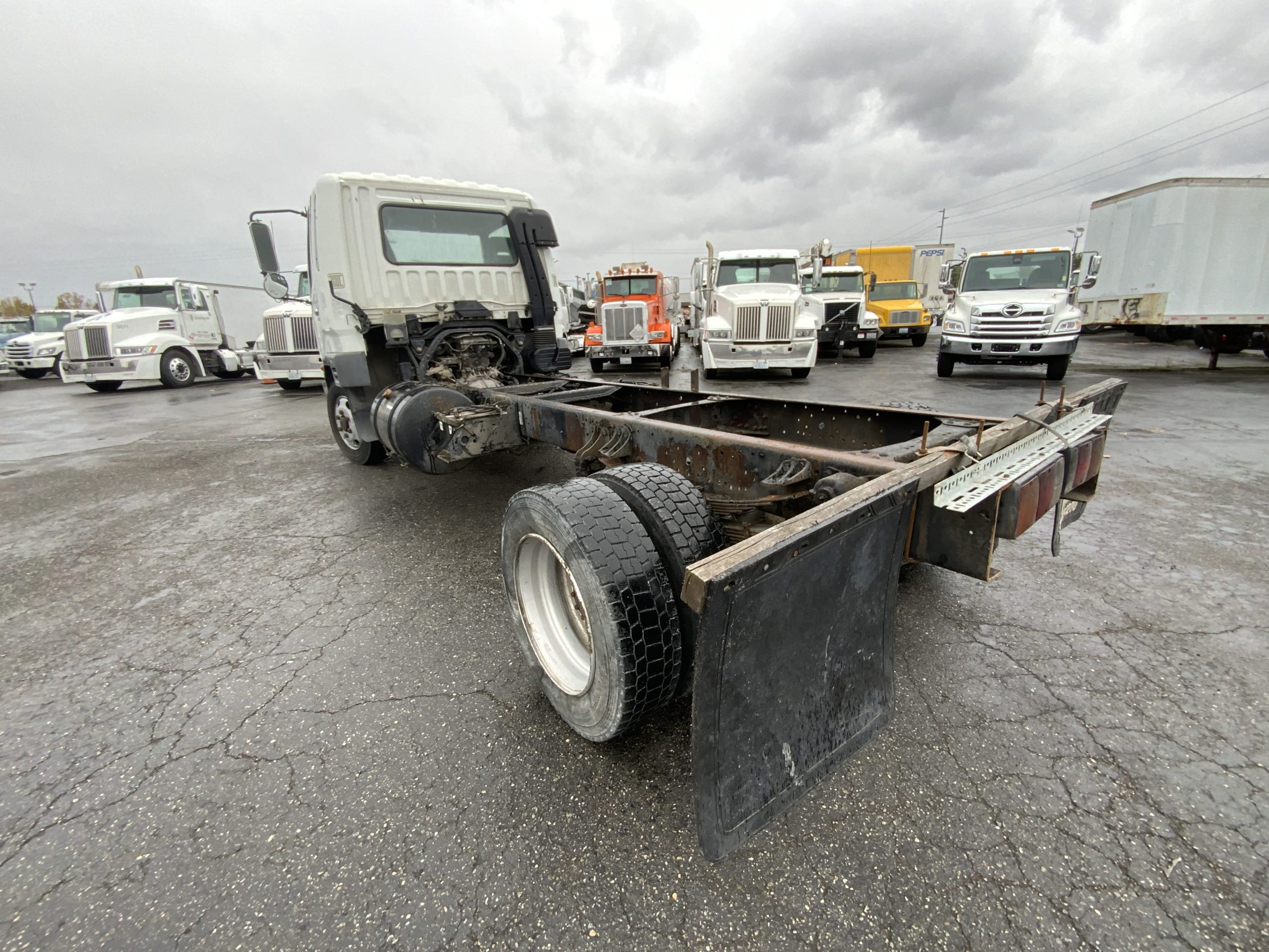 2006 MITSUBISHI FUSO FK200 IMG_6383-scaled