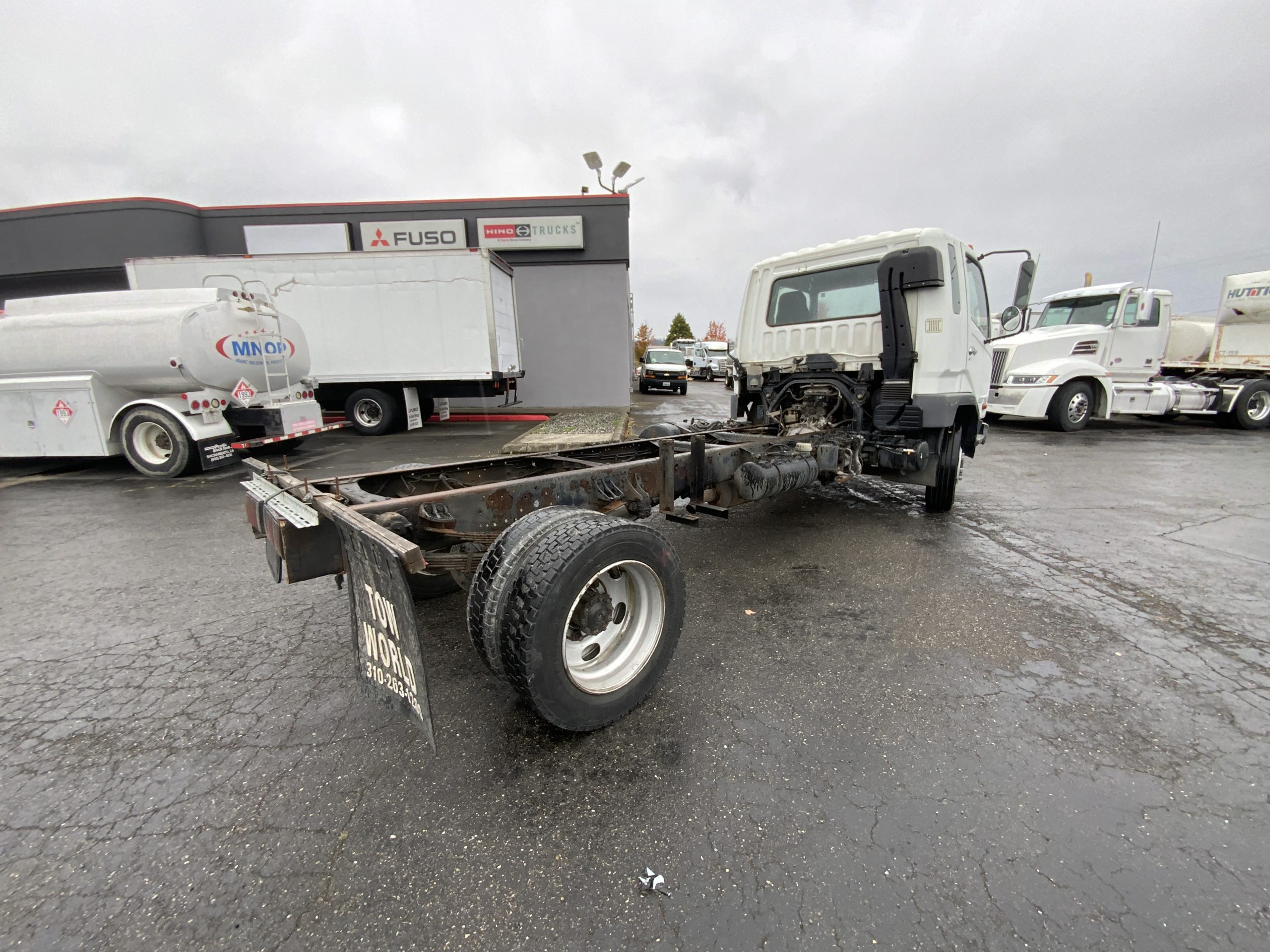 2006 MITSUBISHI FUSO FK200 IMG_6385-scaled