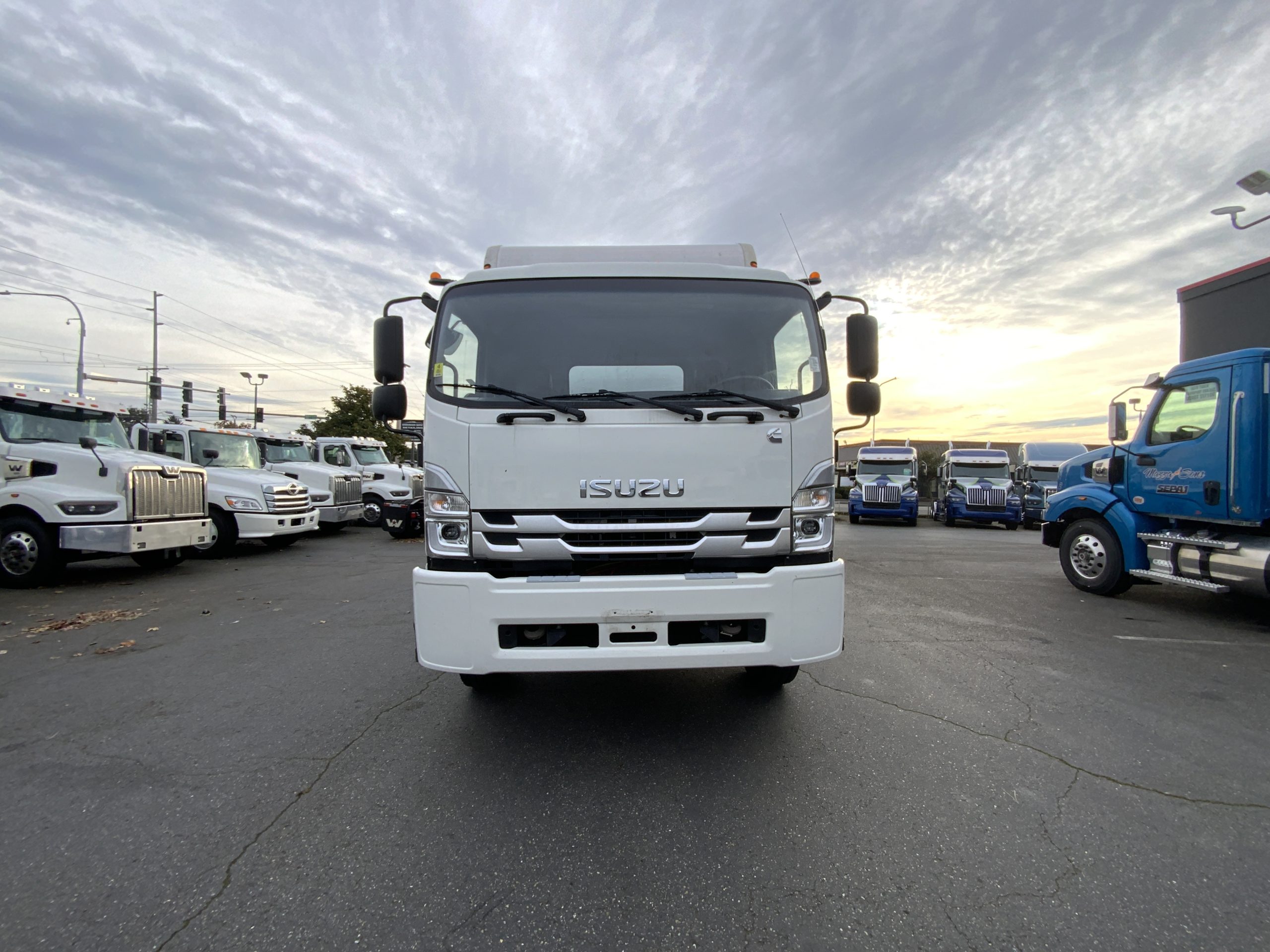 2023 ISUZU FTR IMG_7080-scaled