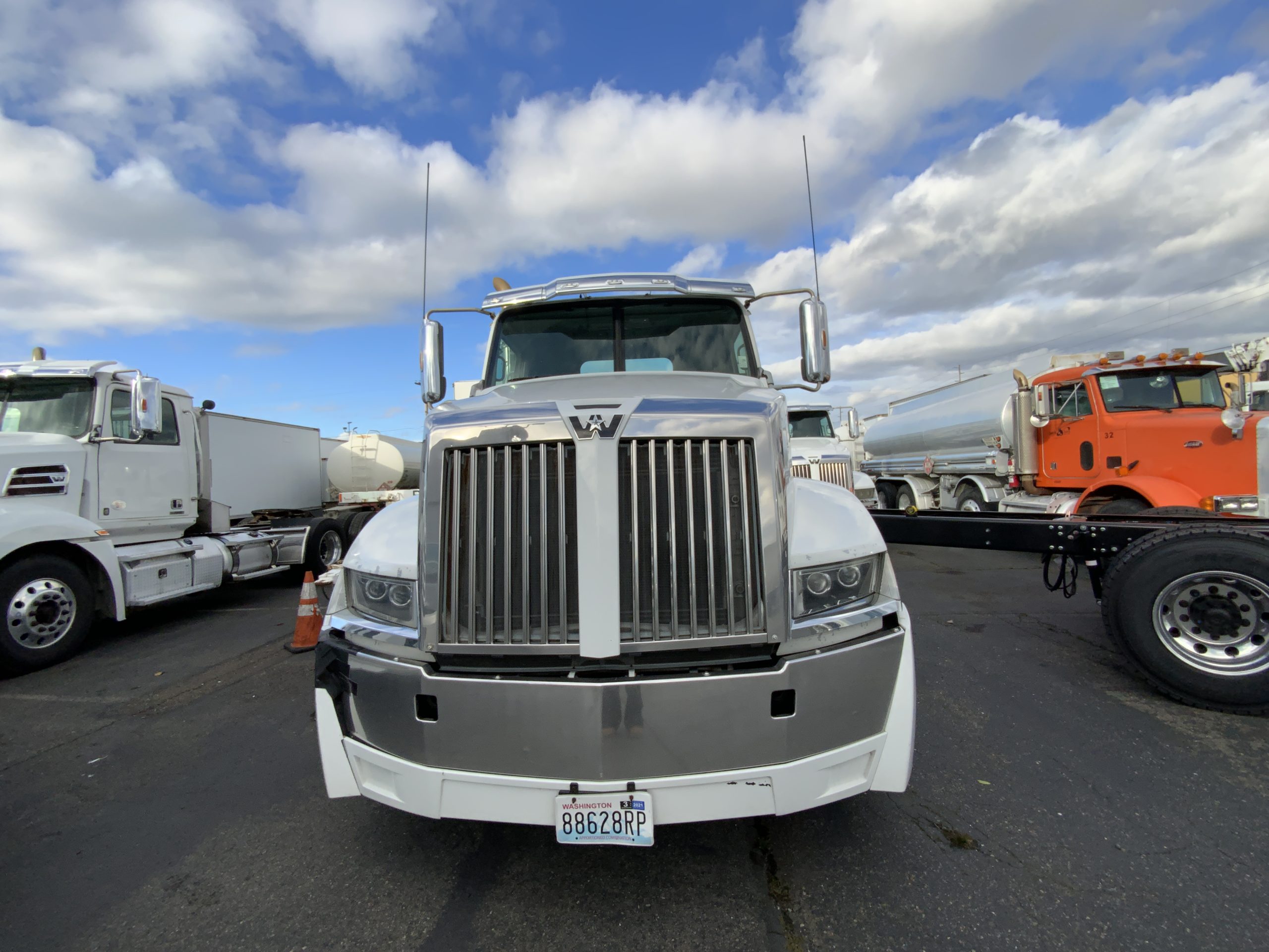 2019 WESTERN STAR 5700XE IMG_6703-scaled