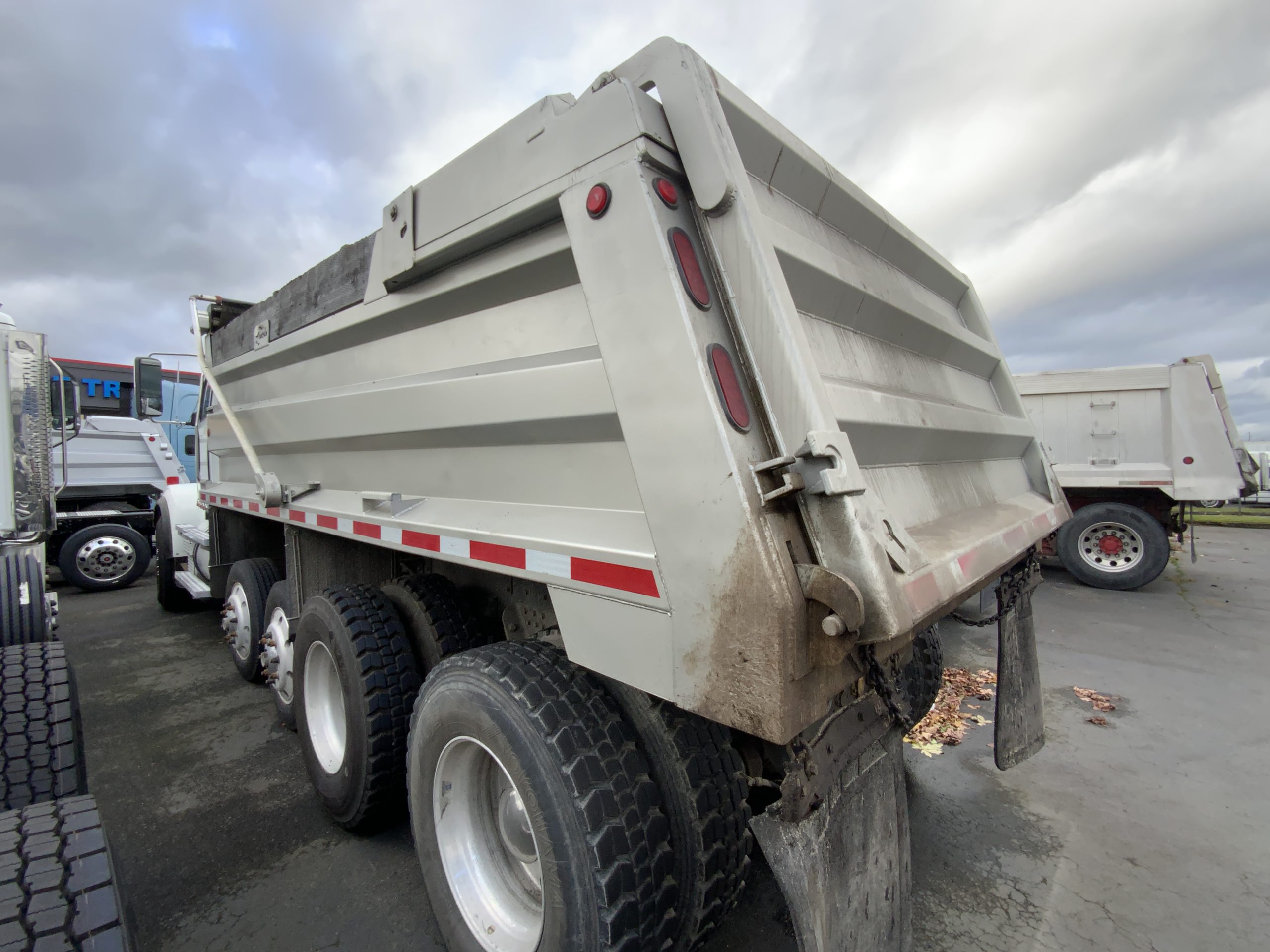 2017 WESTERN STAR 4900 IMG_6824-scaled