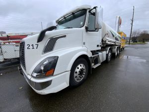 2017 VOLVO VNL64300 IMG_7626-150x150